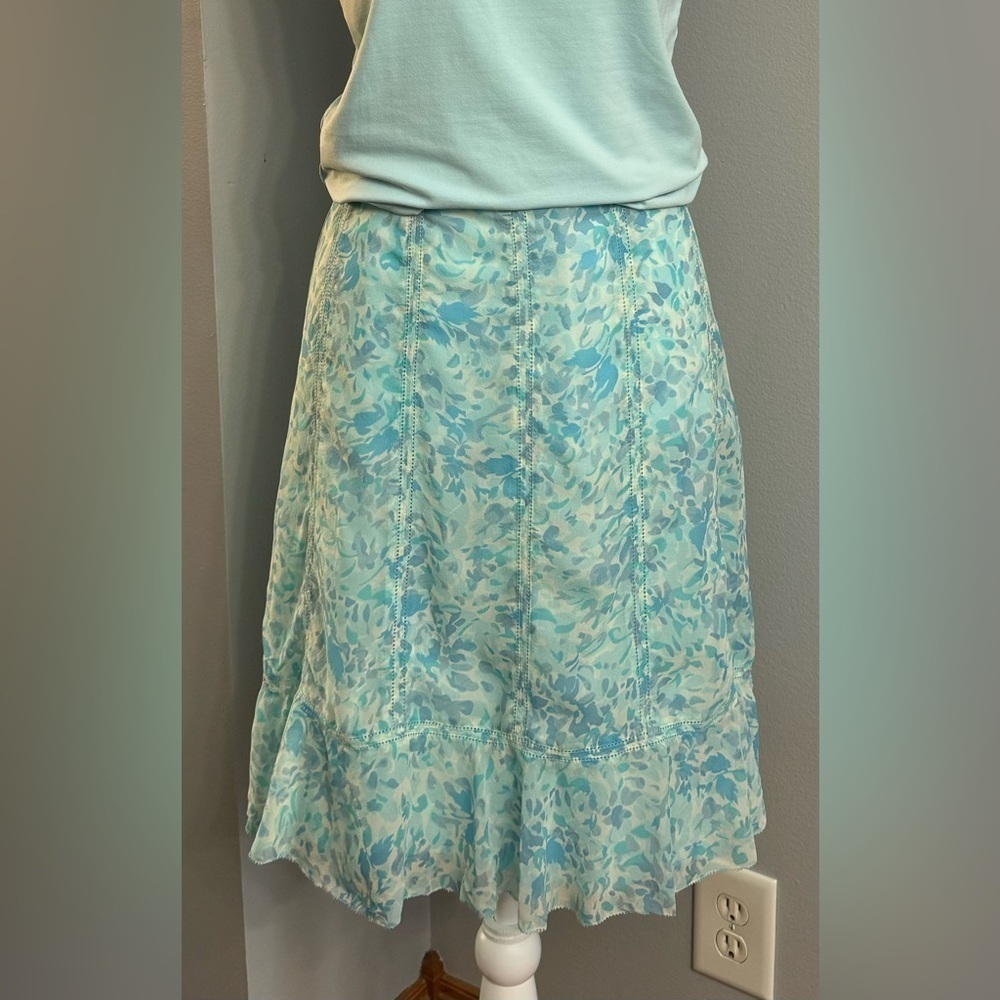Ann Taylor Blue Floral Stitched Skirt with Ruffles and Underslip. Size 8.
